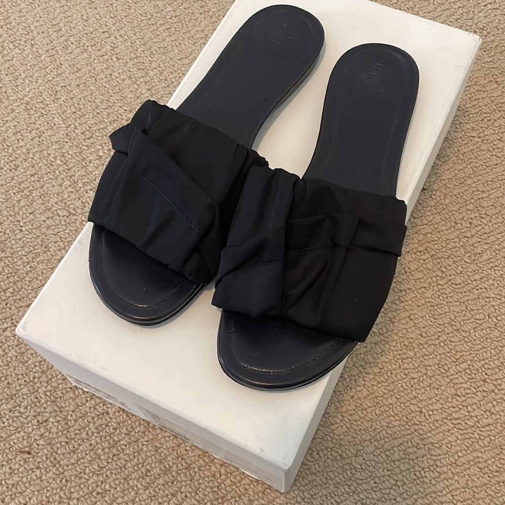 Last chance!! The Row Ellen slide $900 net a porter 38/8 - Picture 1 of 7